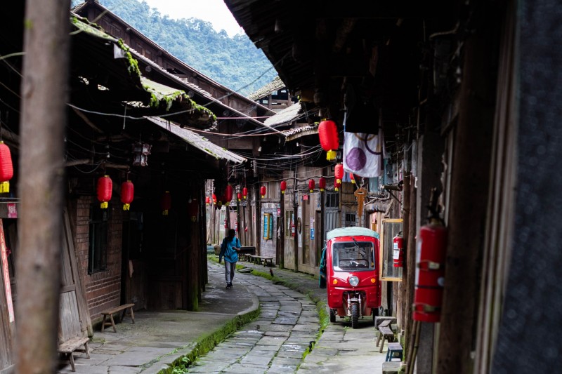 E Mei Shan Village 1